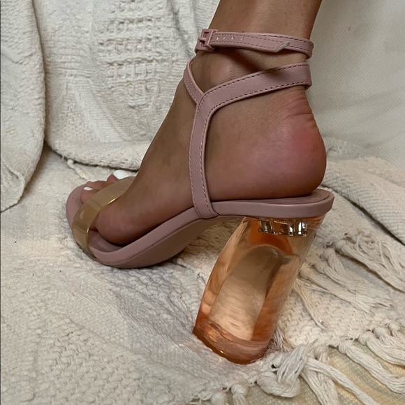 Size 7.5 pink heels - Picture 7 of 8